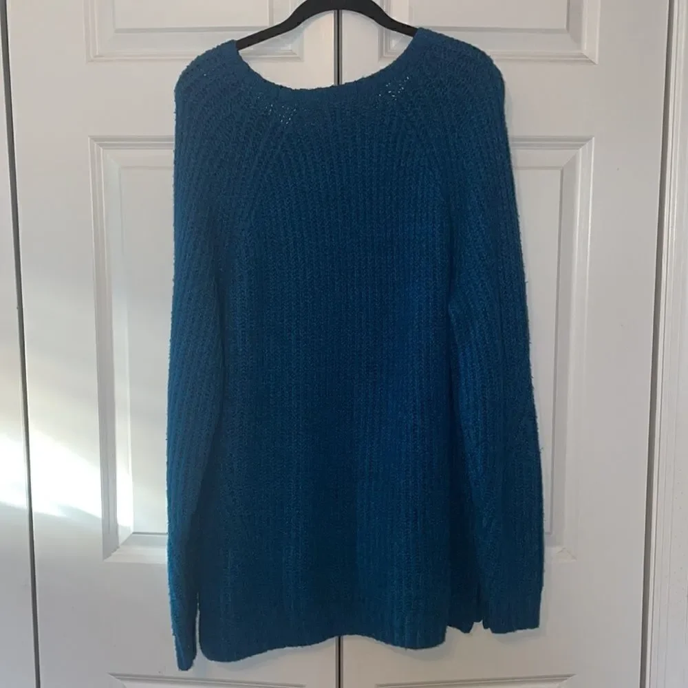 American Eagle Outfitters sweater  - Picture 6 of 6